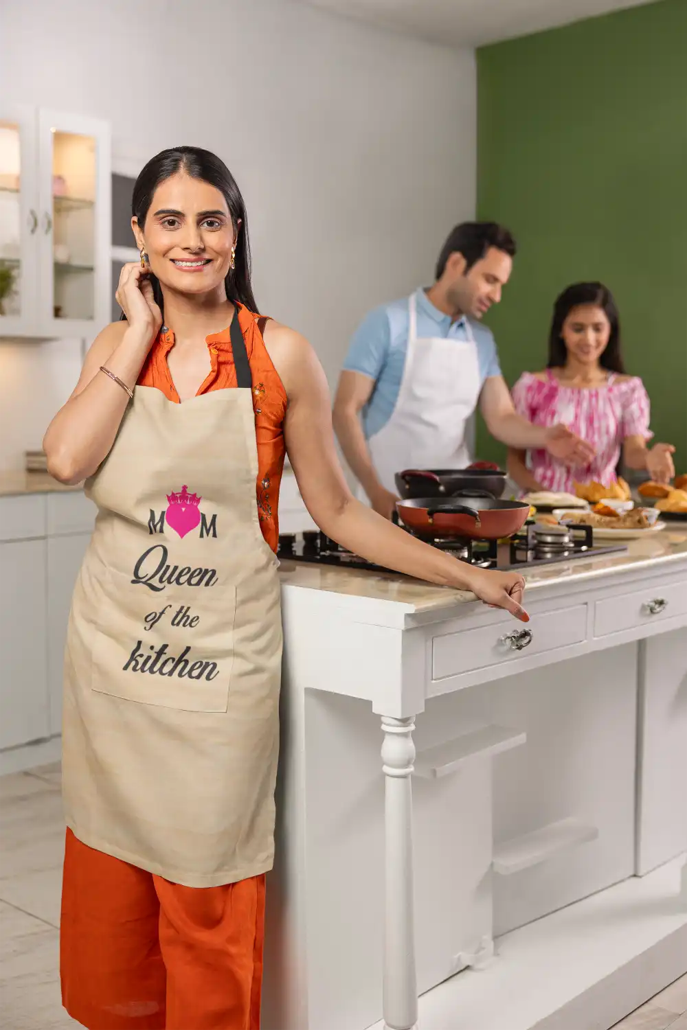 Mom Queen of The Kitchen Apron