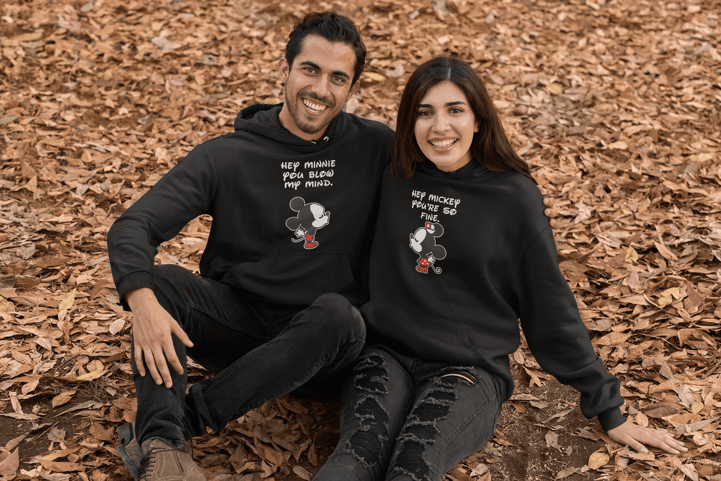 hoodie-mockup-of-a-young-couple-in-autumn-31806-6