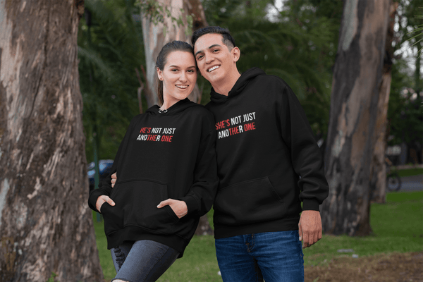mockup-of-a-smiling-couple-wearing-matching-hoodies-at-the-park-30754