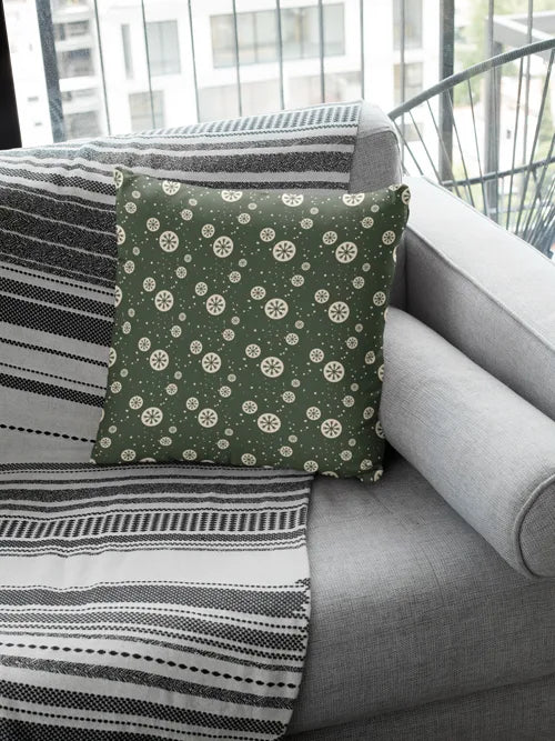 nordic-snow-flake-christmas-cushion-yayacafe