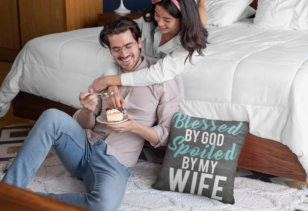 pillow-mockup-of-a-couple-eating-a-pie-in-the-bedroom-29018_13