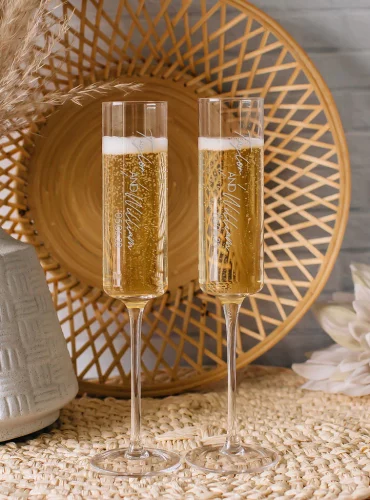 customized champagne flutes