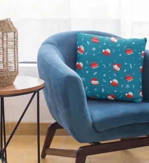 christmas- glove-cushion-sofa-theyayacafe (3)