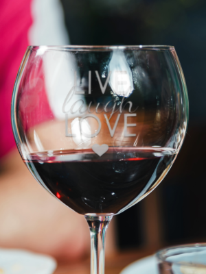 wine-glass-mockup-36814-r-el2